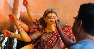 চট্টগ্রামে পুরোদমে চলছে দুর্গাপূজার প্রস্তুতি